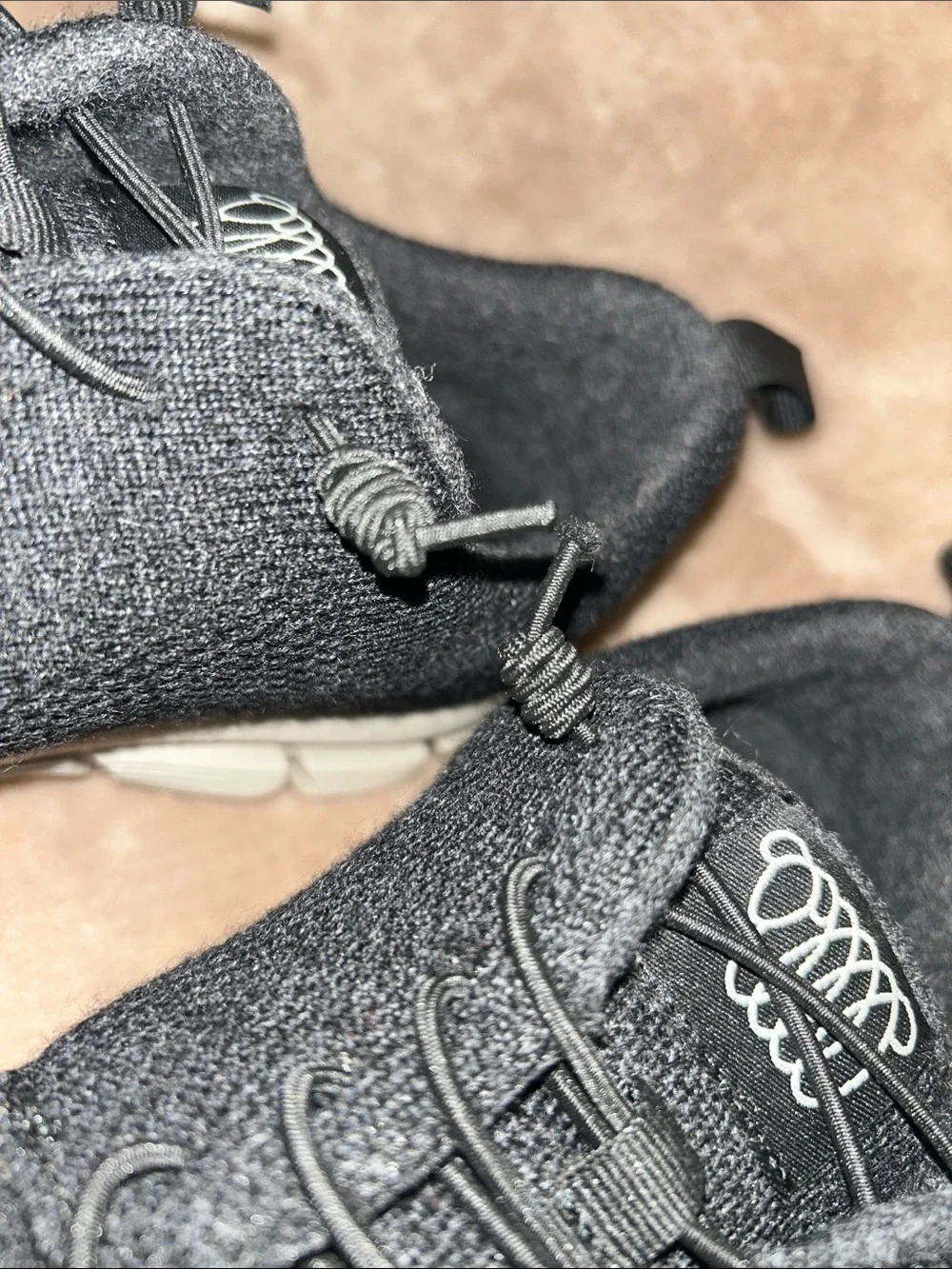 Woolloomooloo Fraser Black Merino Wool Knit Slip On Elastic Lace Sneaker EU 39